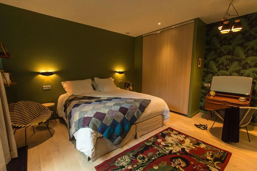 Eden Lodge Paris 3*,