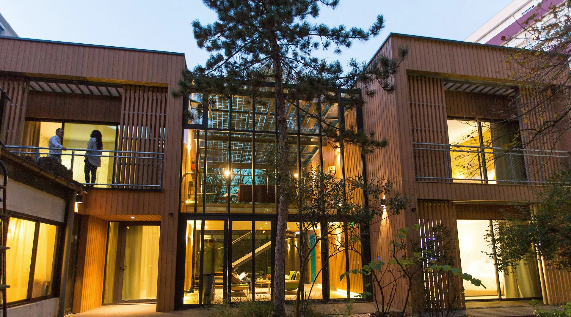 Eden Lodge Paris location